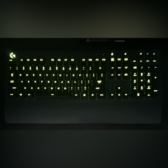 Logitech Keyboard (100%) and Mouse (Keyboard & Mouse light up) - Picture 4 of 11